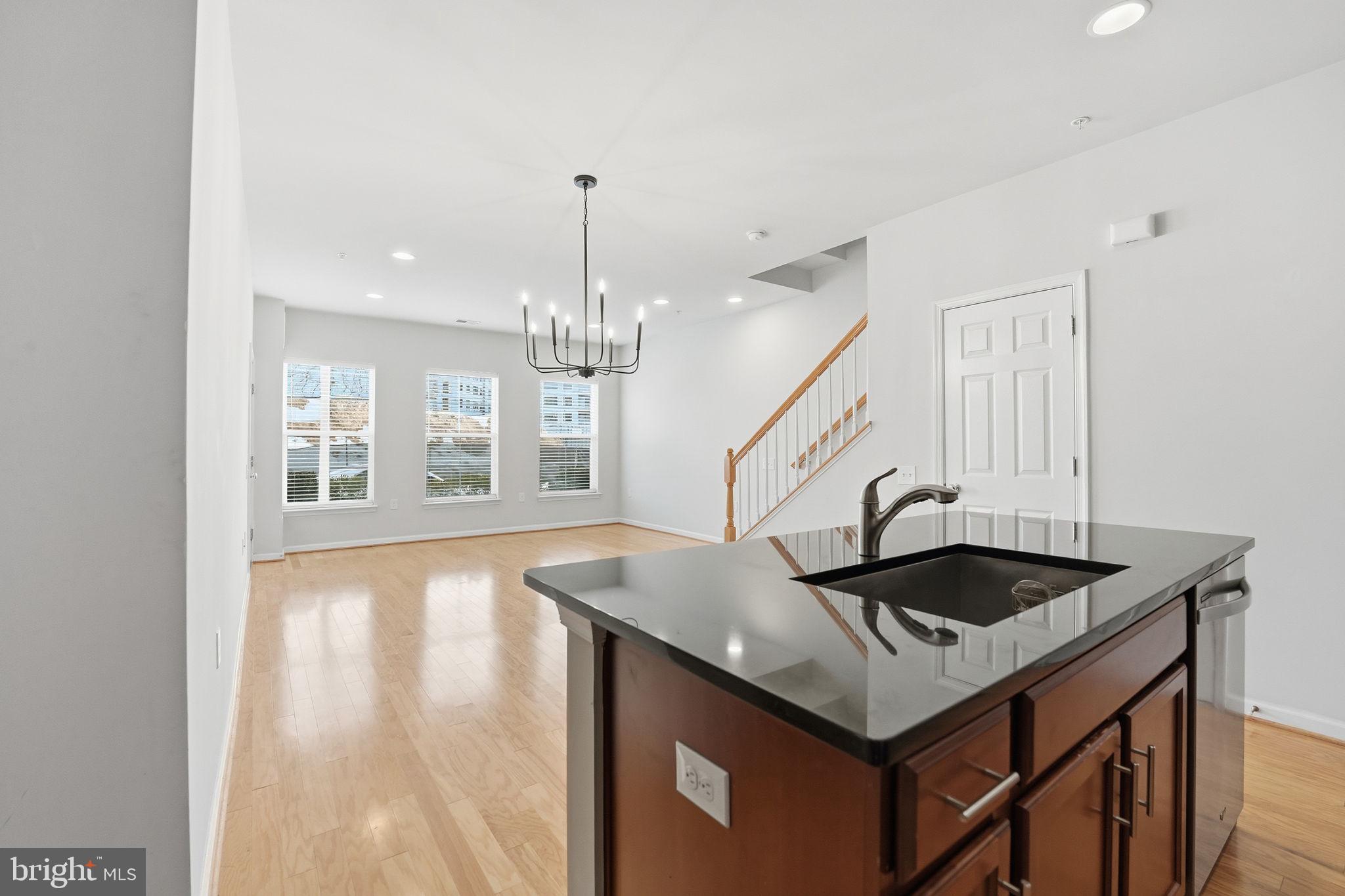 2951 FINSBURY PLACE 97