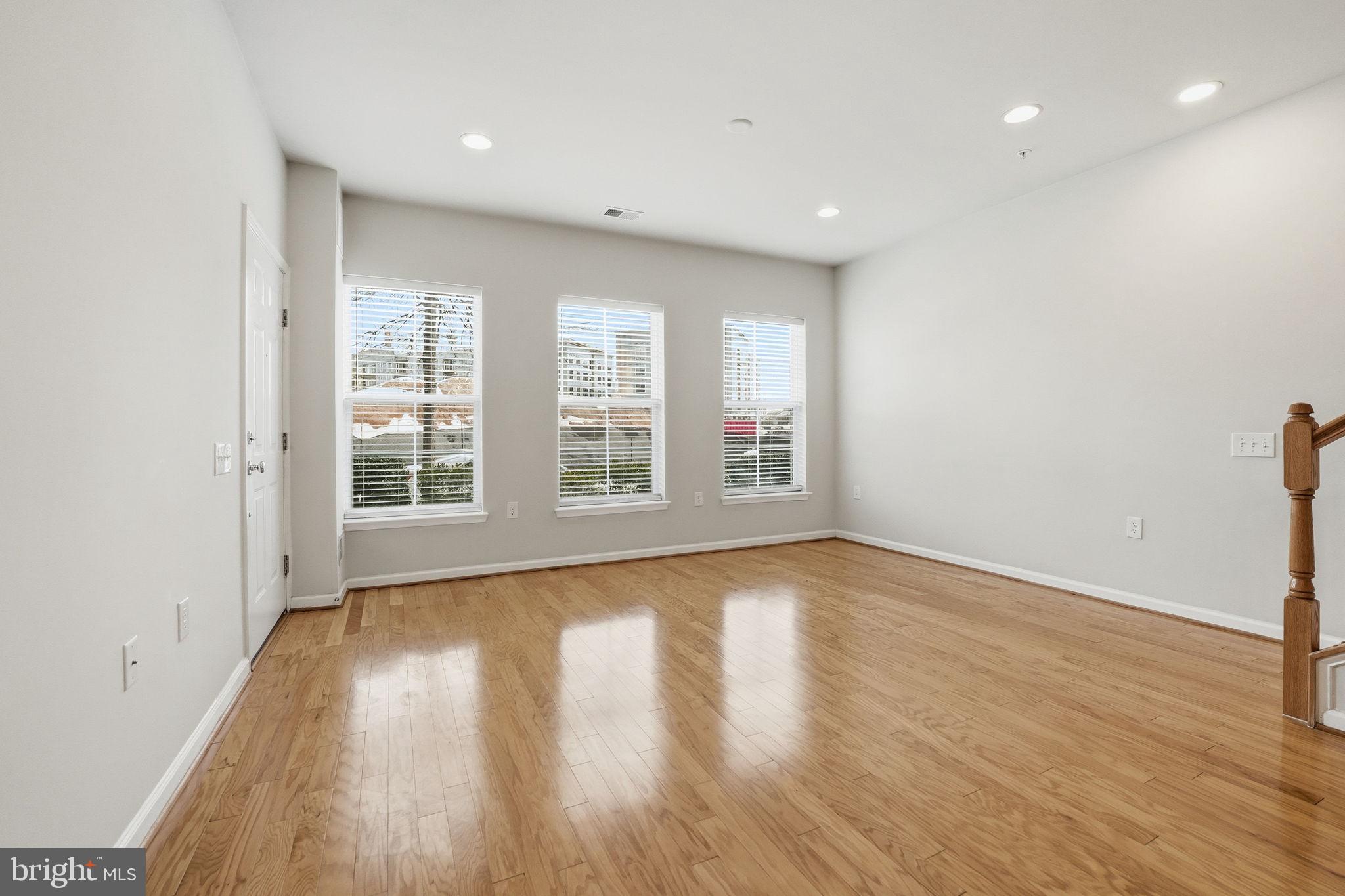 2951 FINSBURY PLACE 97