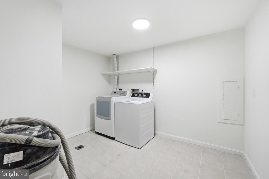 6634 MADISON MCLEAN DRIVE