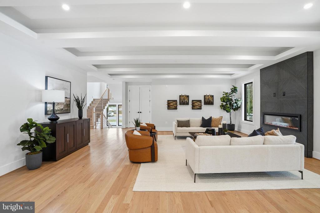 7603 BURNSIDE COURT