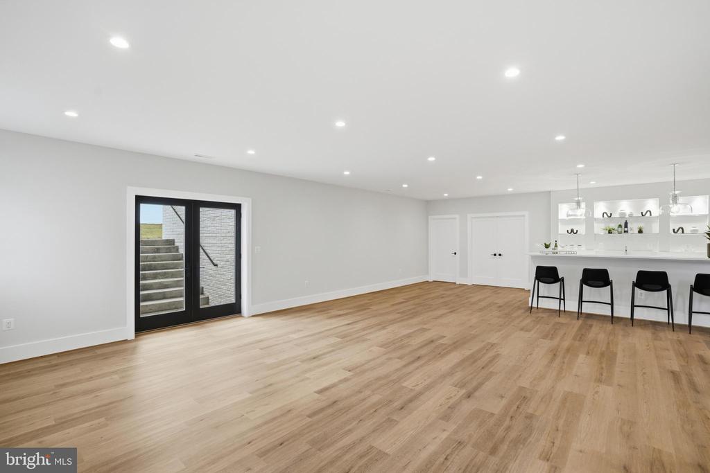 7603 BURNSIDE COURT
