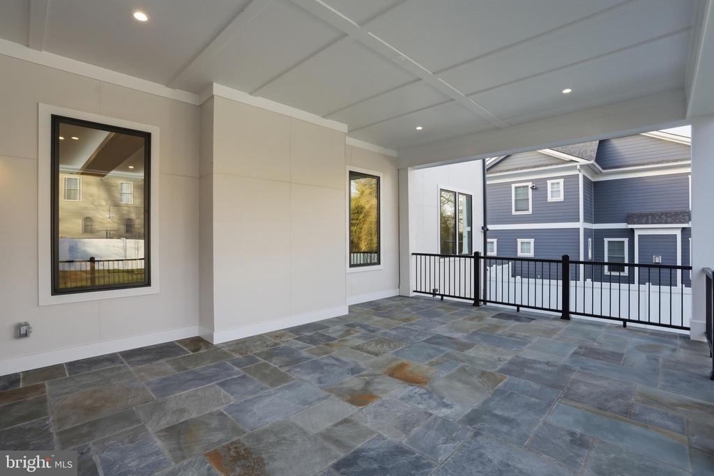 7603 BURNSIDE COURT