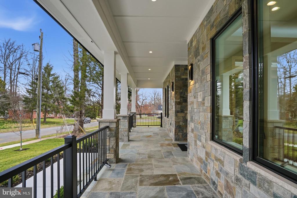 7603 BURNSIDE COURT