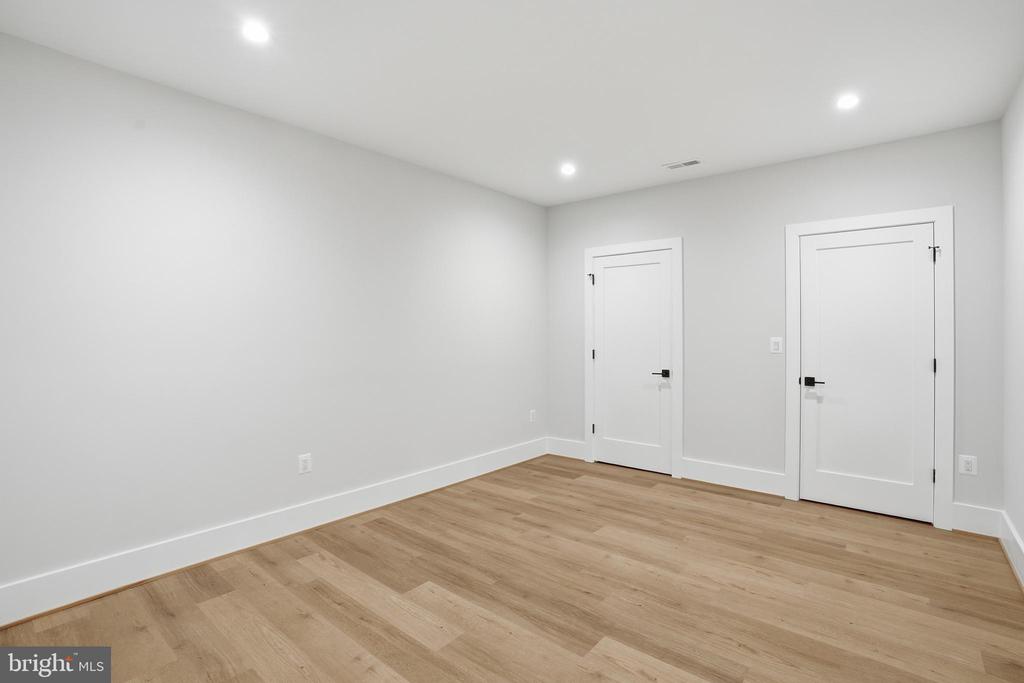 7603 BURNSIDE COURT