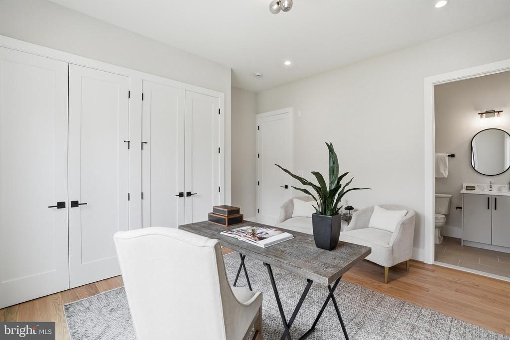 7603 BURNSIDE COURT