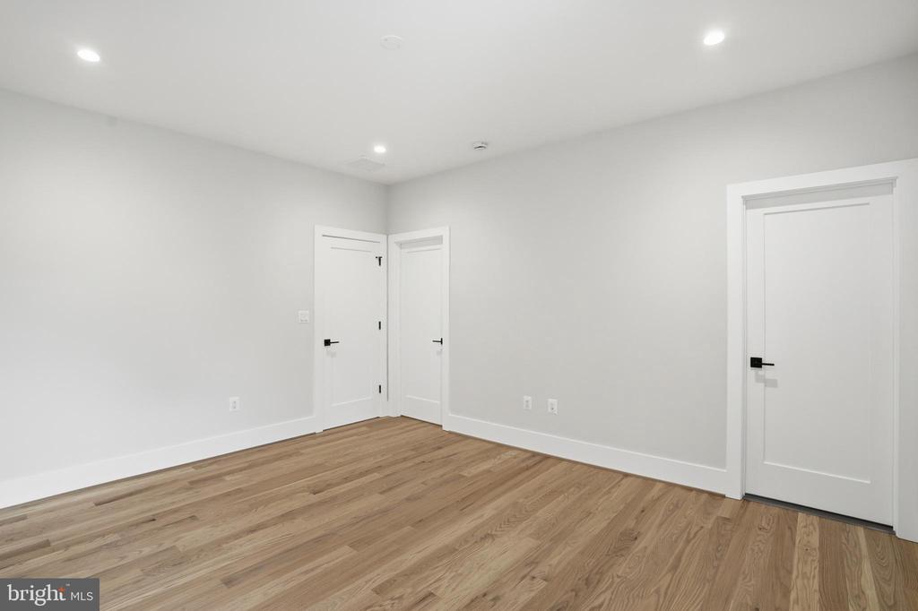 7603 BURNSIDE COURT