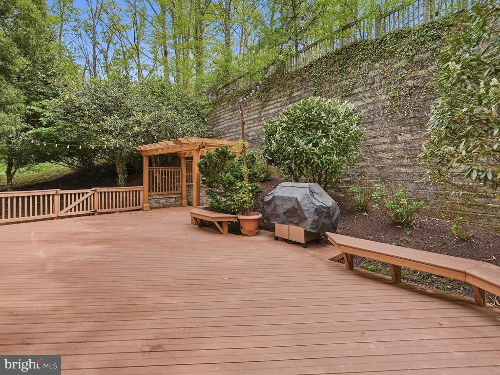 9153 RIESLEY LANE