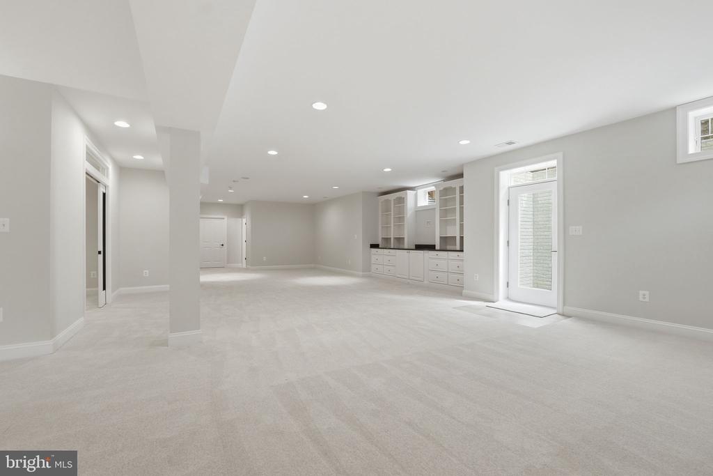 9153 RIESLEY LANE