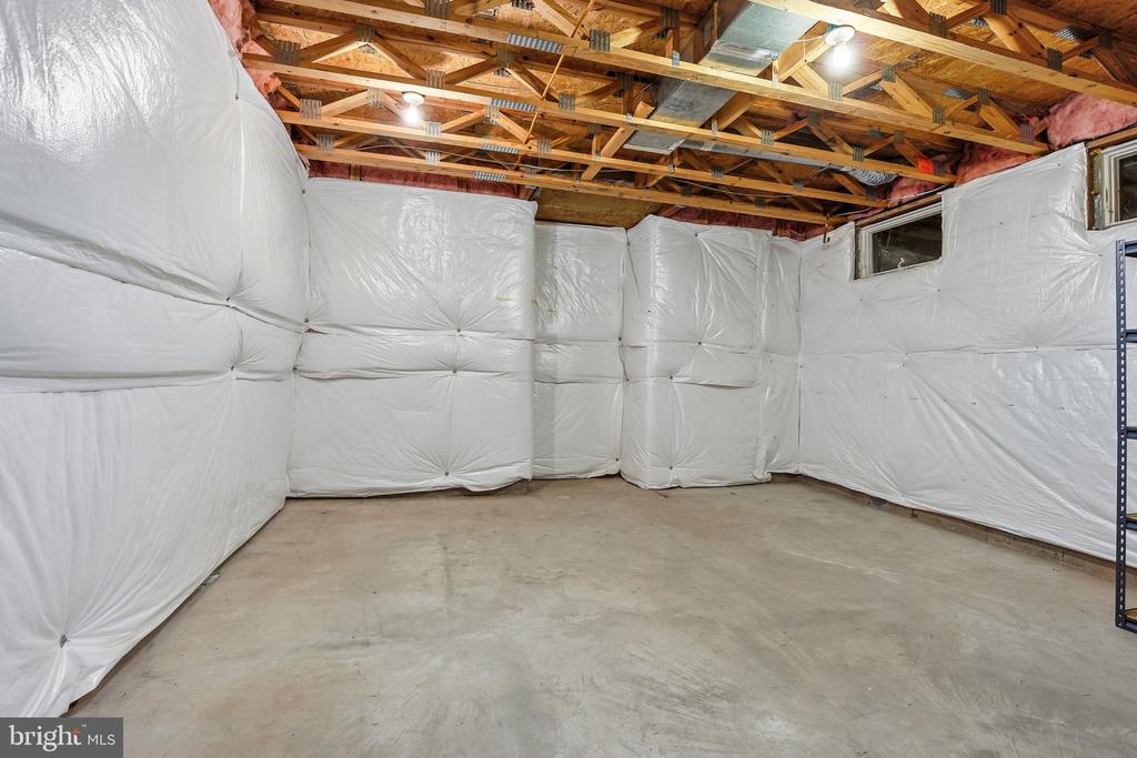 9153 RIESLEY LANE