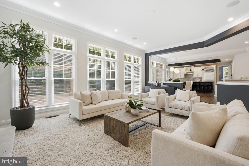 9153 RIESLEY LANE