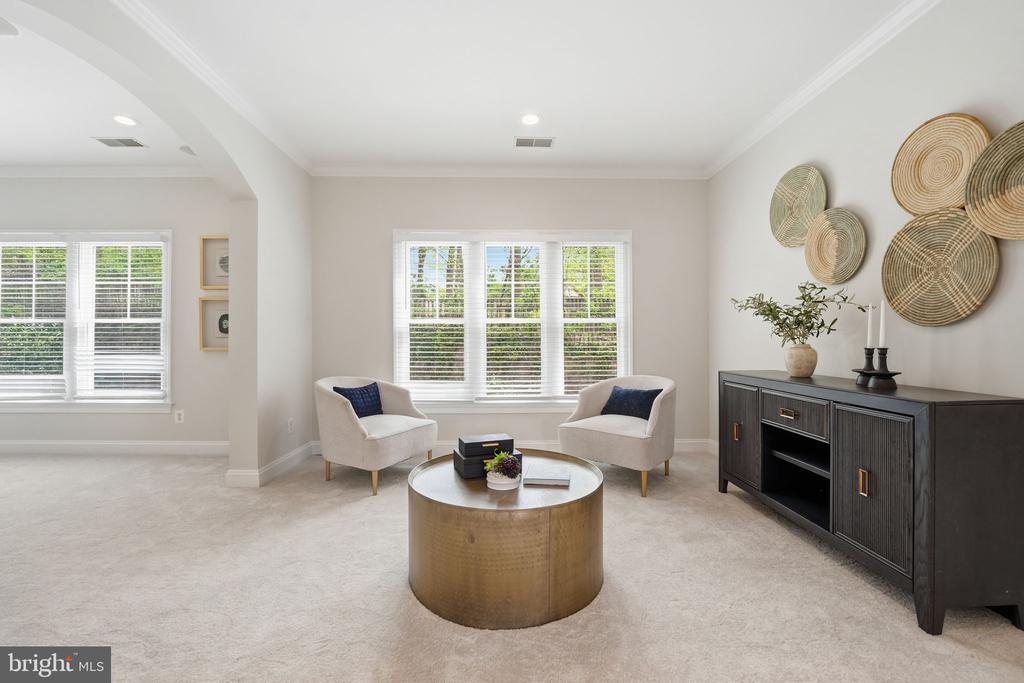 9153 RIESLEY LANE