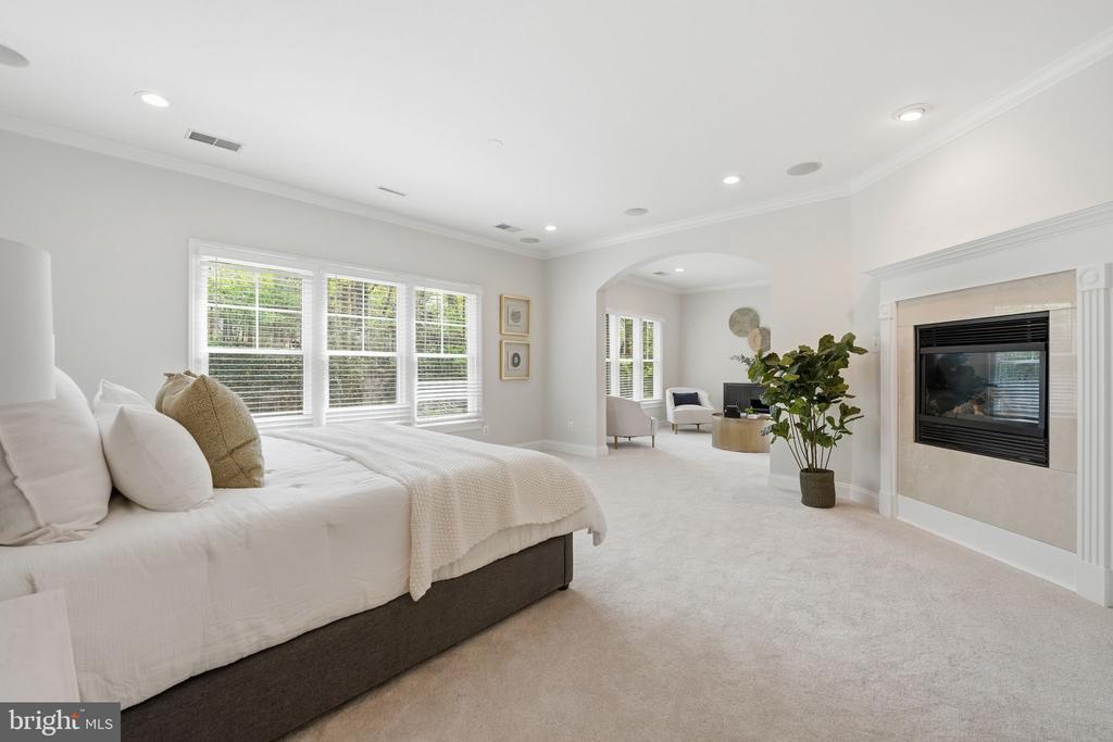 9153 RIESLEY LANE