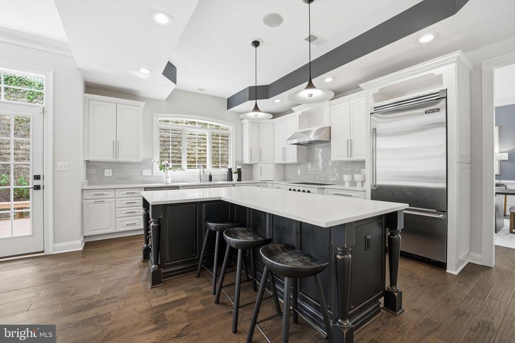 9153 RIESLEY LANE
