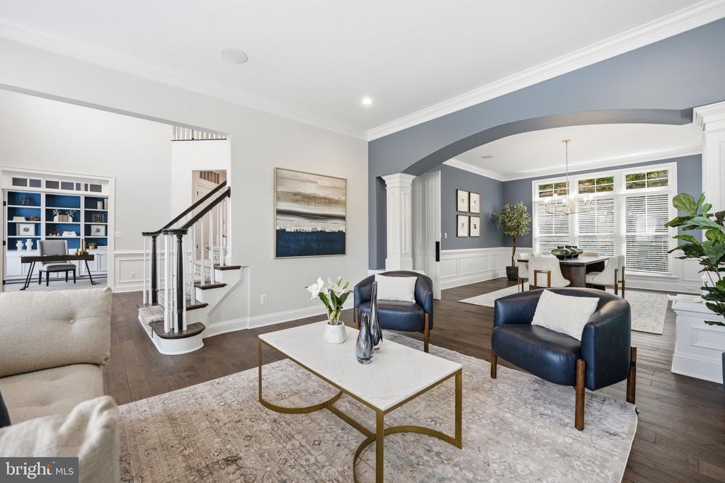 9153 RIESLEY LANE