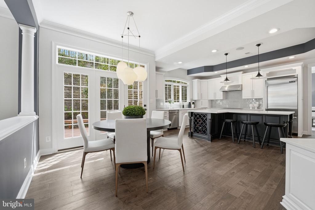 9153 RIESLEY LANE