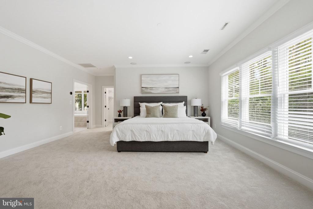 9153 RIESLEY LANE