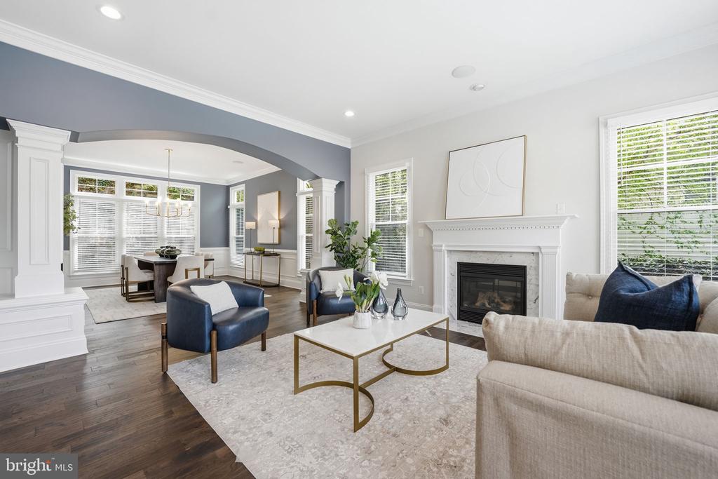 9153 RIESLEY LANE