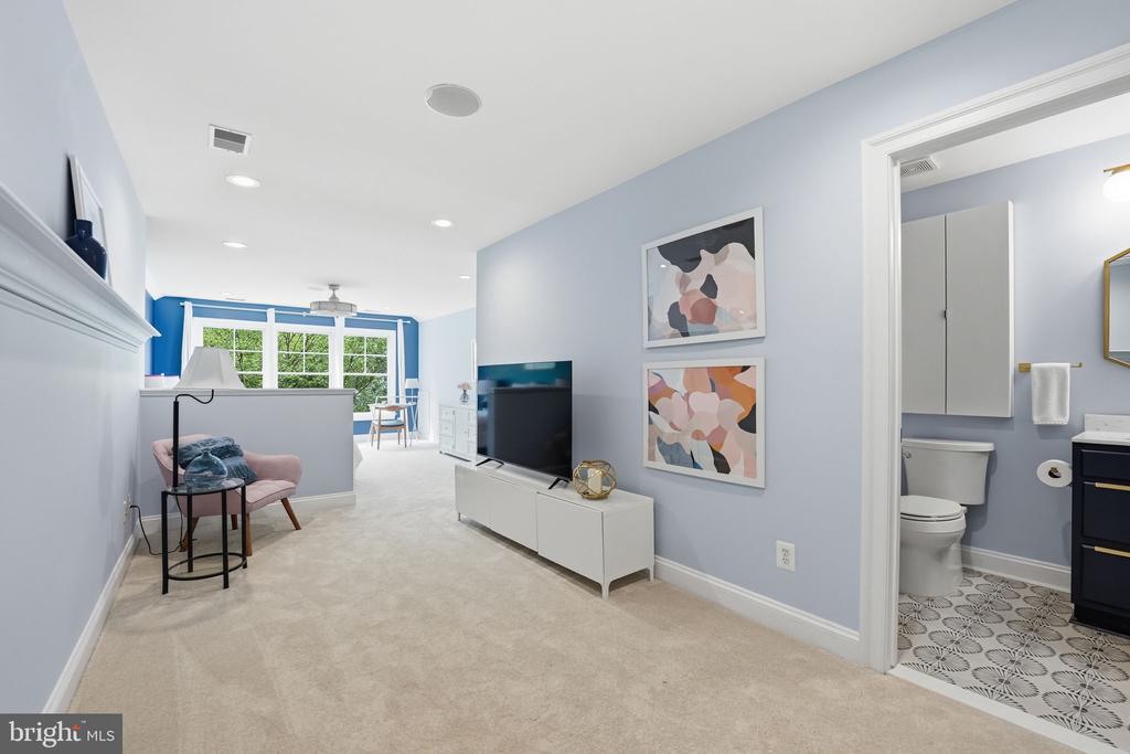 9153 RIESLEY LANE