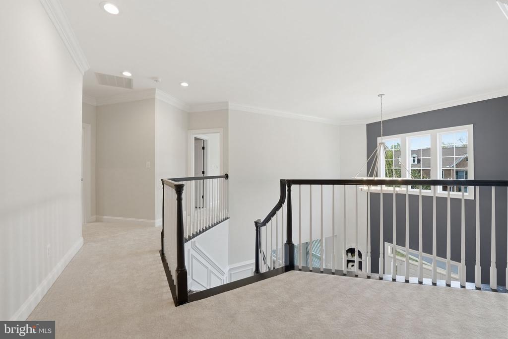 9153 RIESLEY LANE