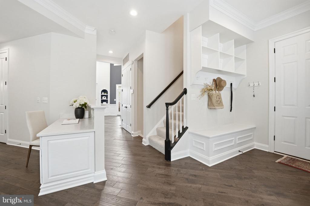 9153 RIESLEY LANE