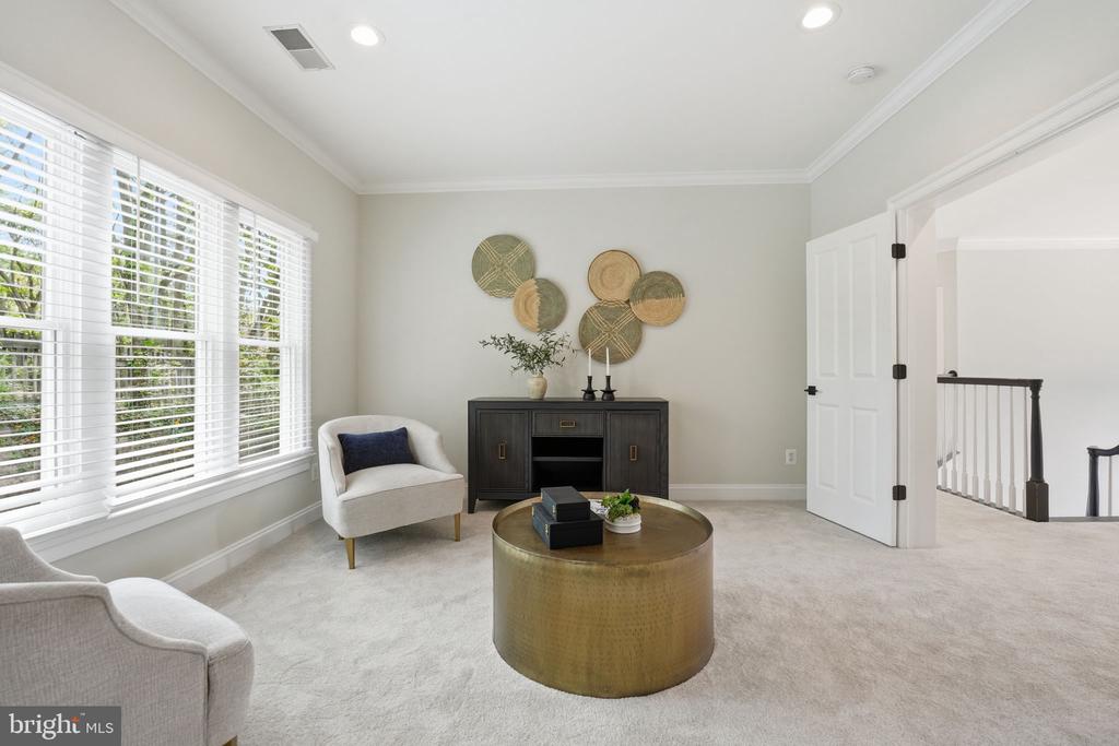 9153 RIESLEY LANE