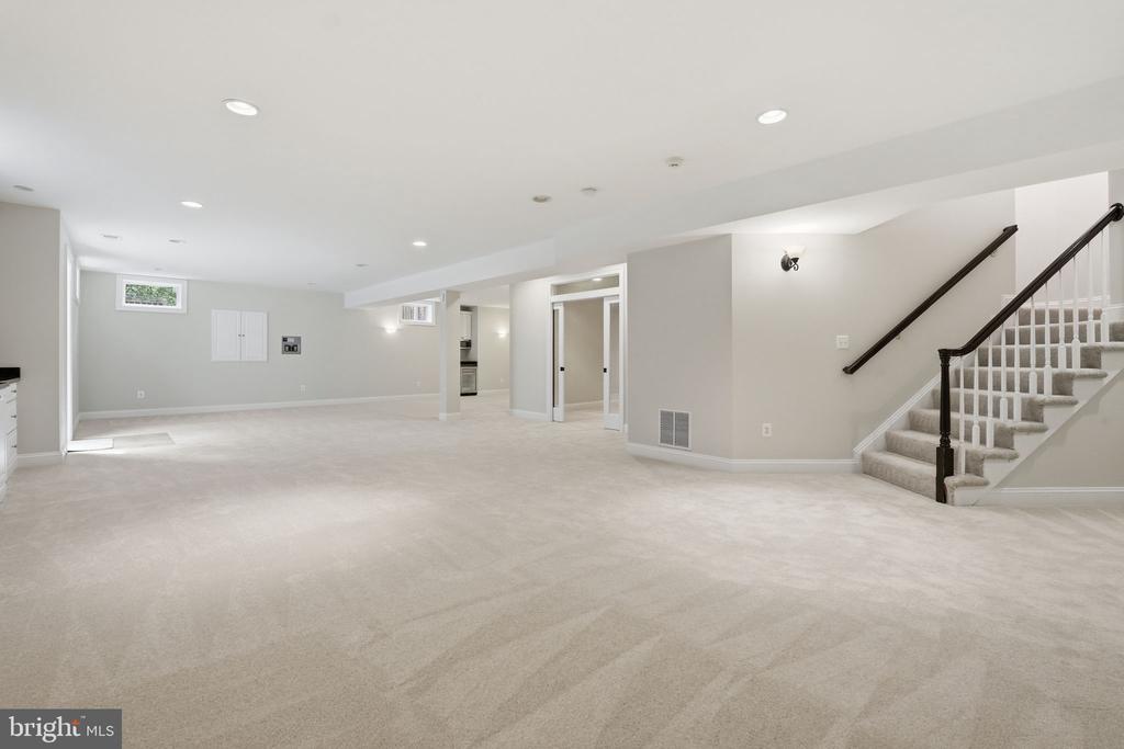 9153 RIESLEY LANE