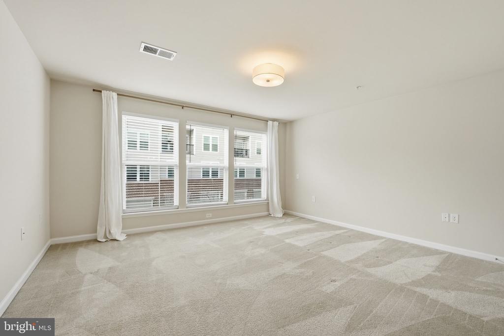 2951 FINSBURY PLACE 97