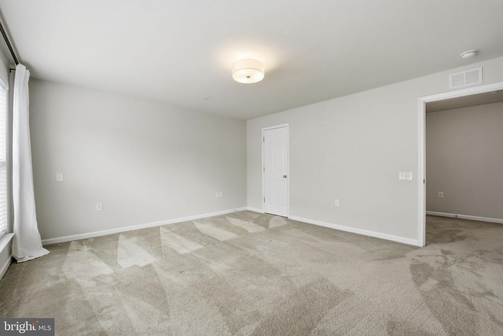 2951 FINSBURY PLACE 97