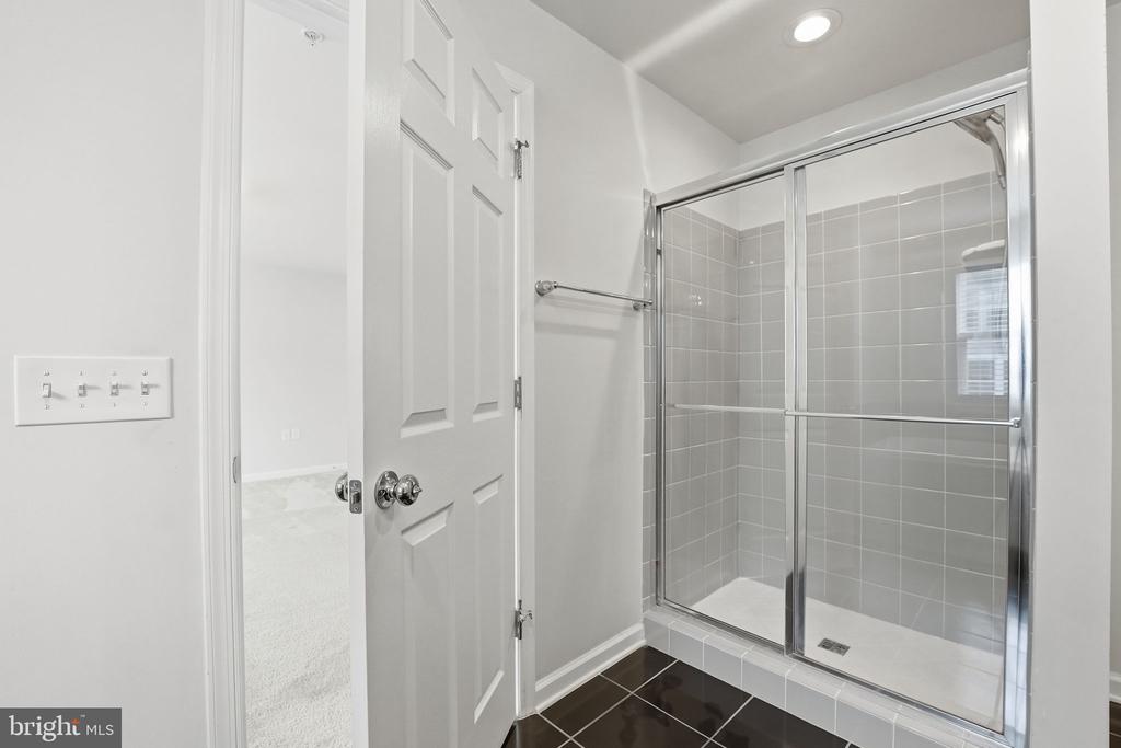 2951 FINSBURY PLACE 97