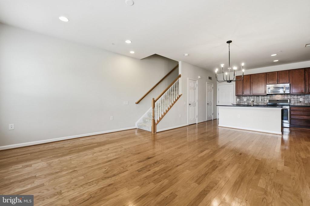 2951 FINSBURY PLACE 97
