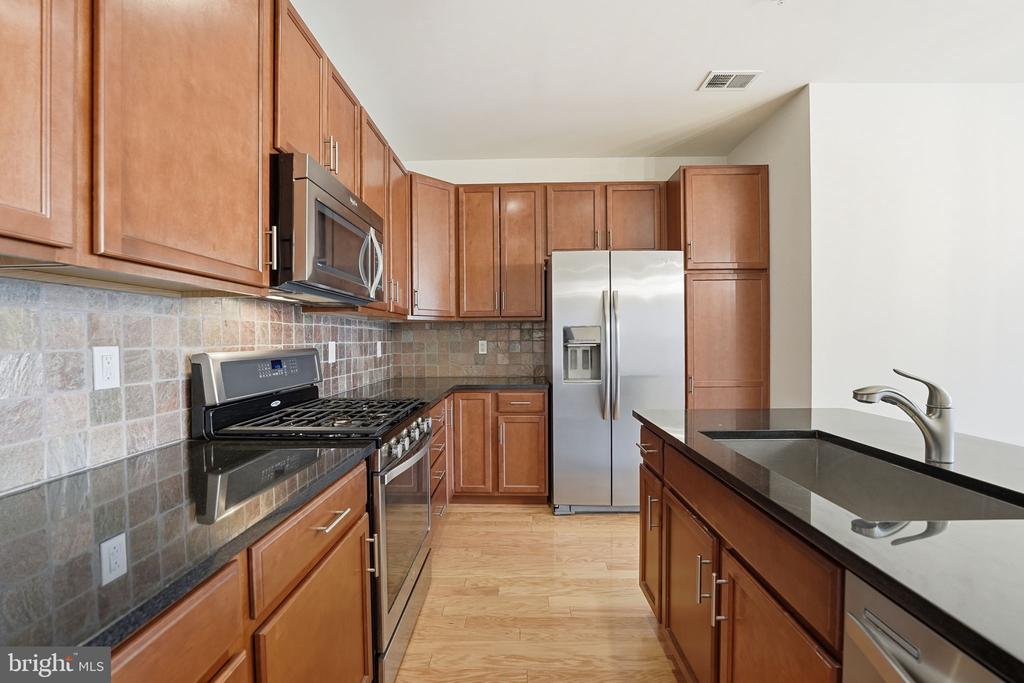 2951 FINSBURY PLACE 97