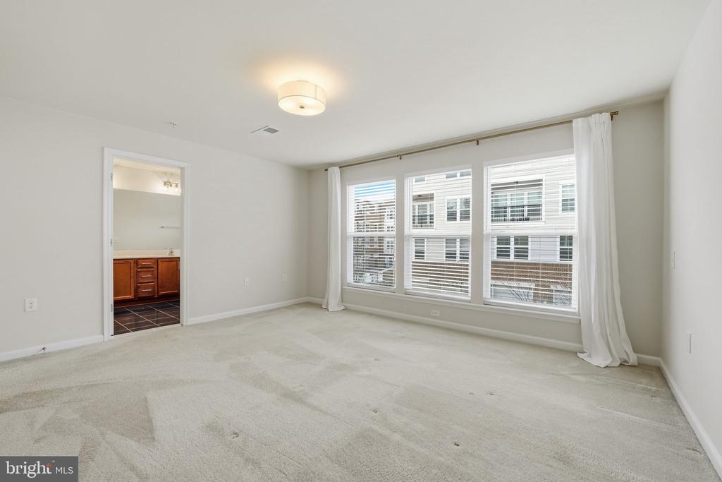 2951 FINSBURY PLACE 97