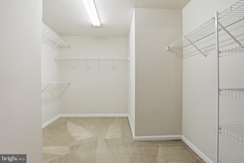 2951 FINSBURY PLACE 97