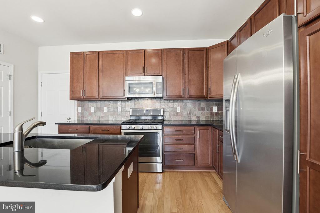 2951 FINSBURY PLACE 97
