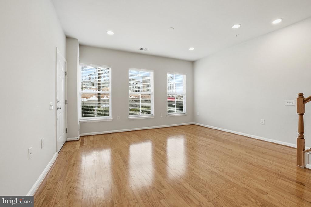 2951 FINSBURY PLACE 97