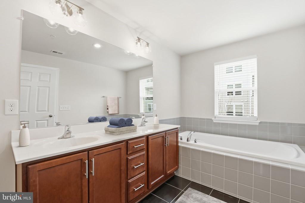 2951 FINSBURY PLACE 97