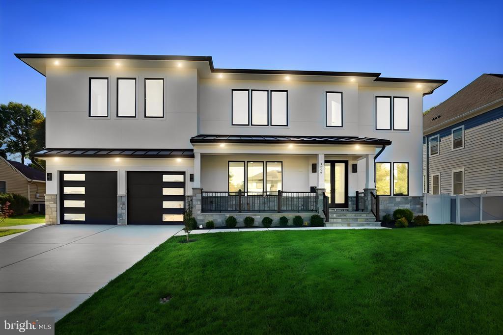 1734 PIMMIT DRIVE