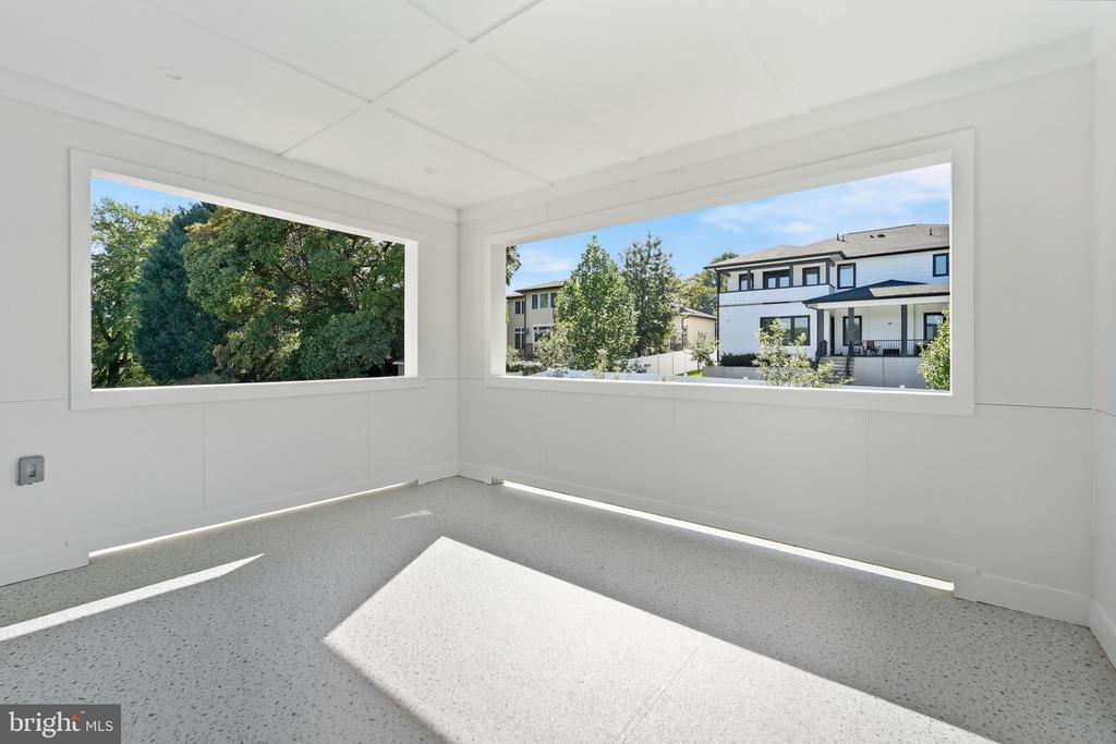 1734 PIMMIT DRIVE