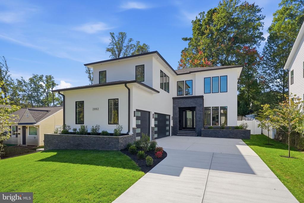 2002 HILLSIDE DRIVE