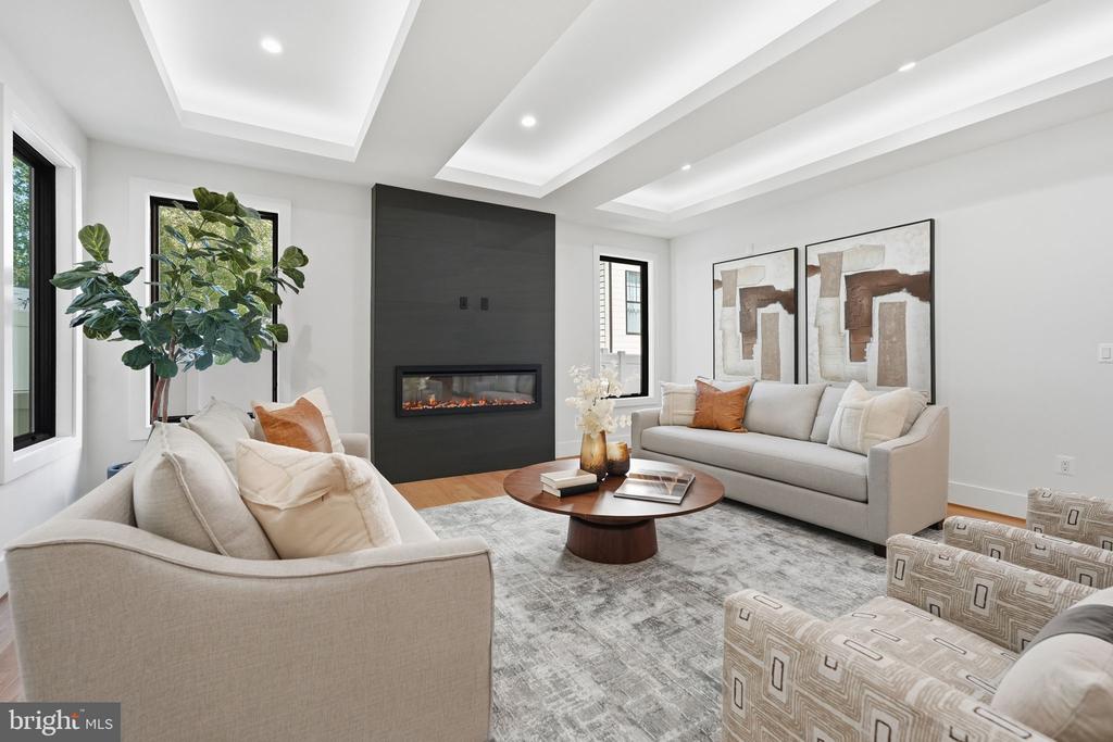2002 HILLSIDE DRIVE