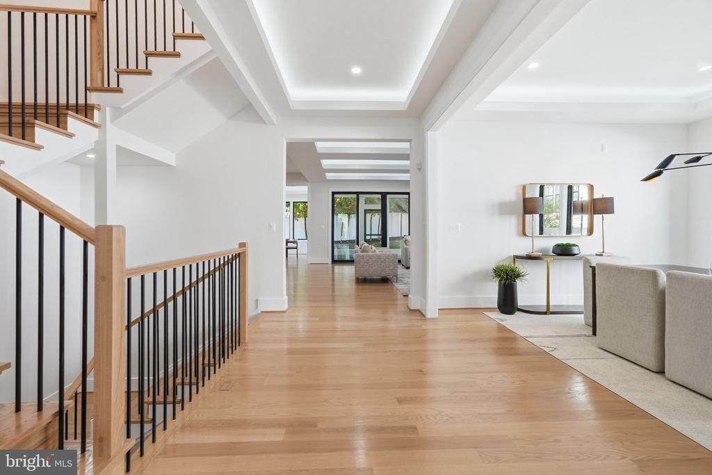 2002 HILLSIDE DRIVE