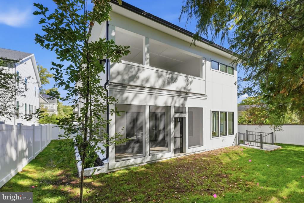 2002 HILLSIDE DRIVE