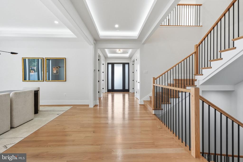 2002 HILLSIDE DRIVE