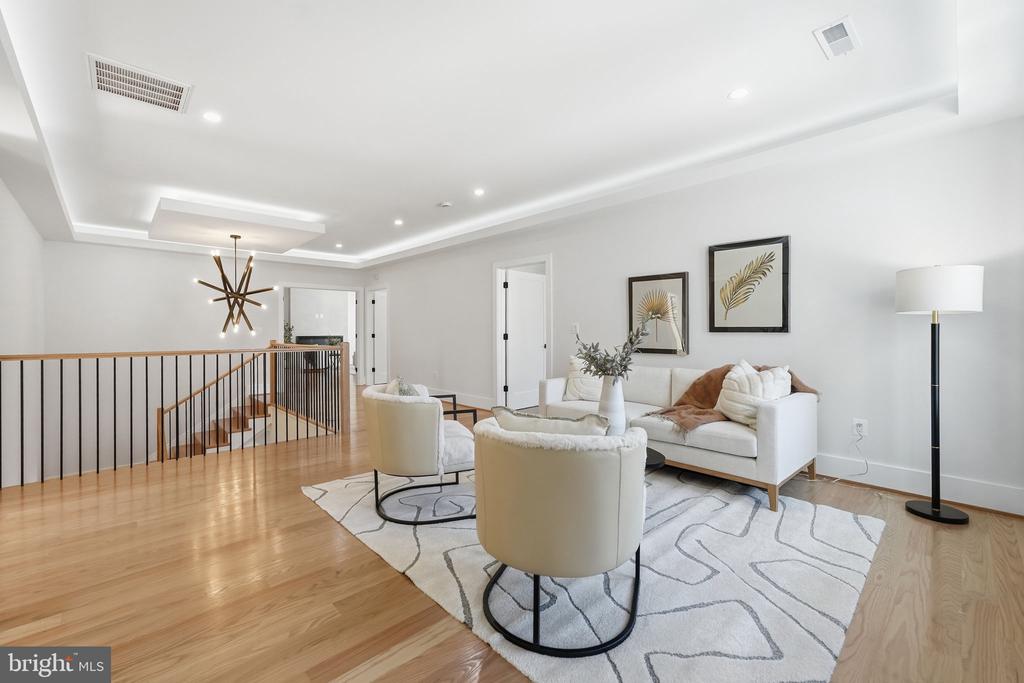2002 HILLSIDE DRIVE