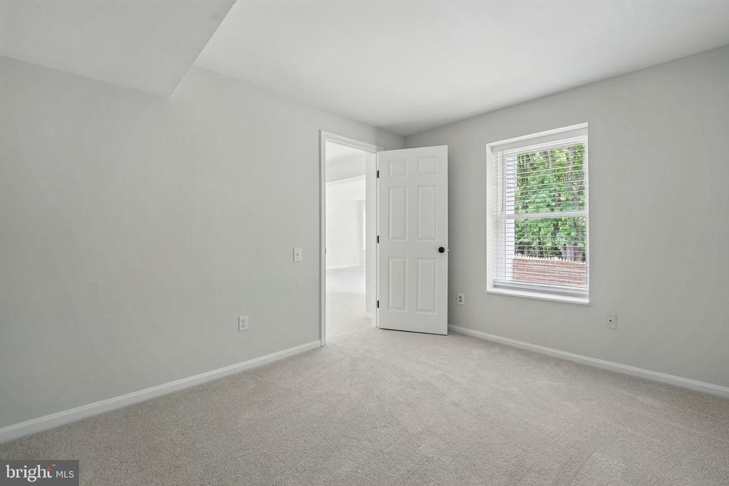 10832 Monticello Dr