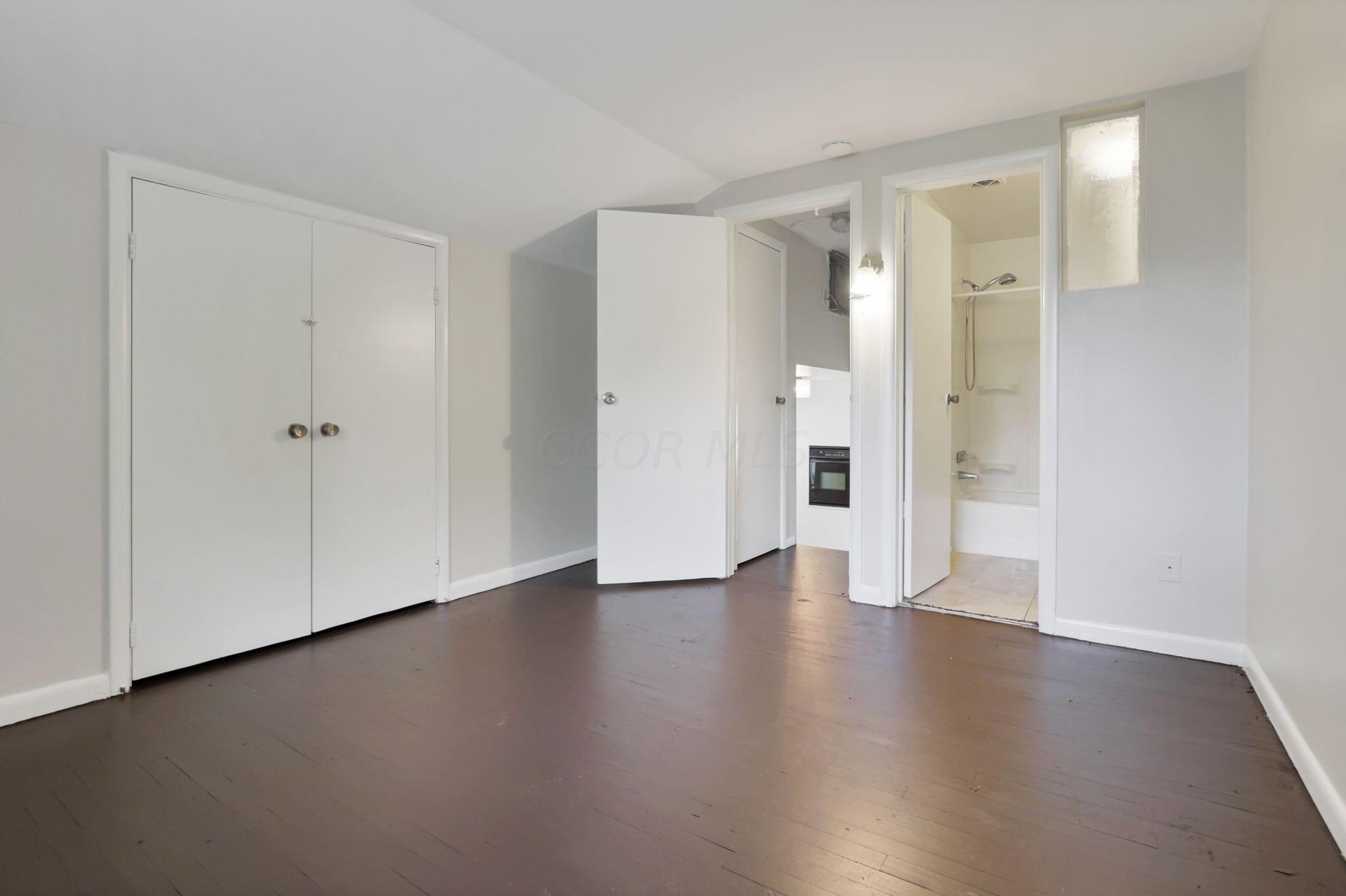 5180-5182 Beacon Hill Road