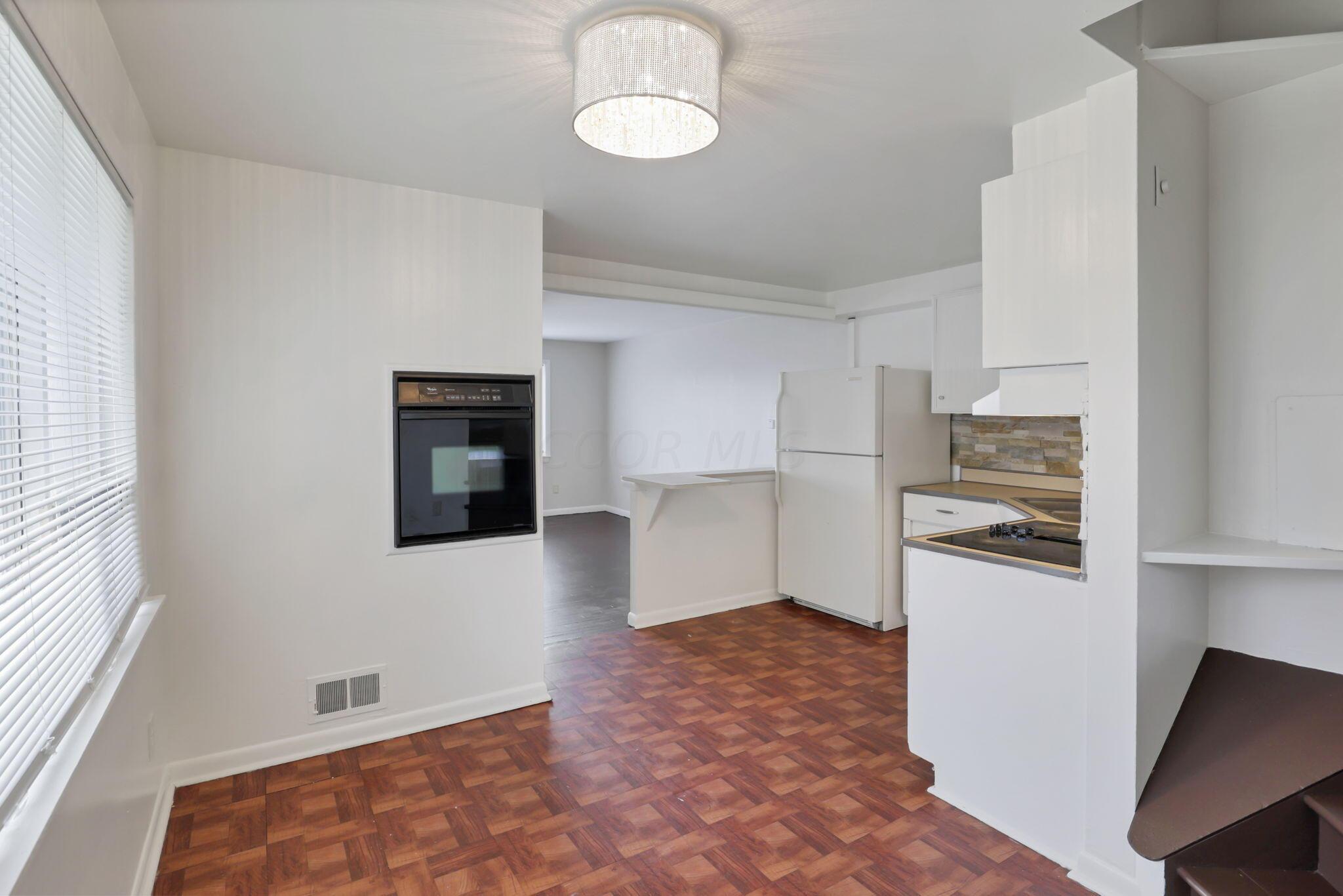 5180-5182 Beacon Hill Road