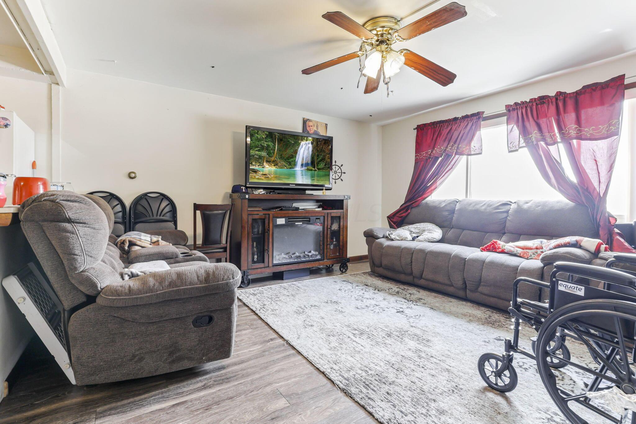 5180-5182 Beacon Hill Road