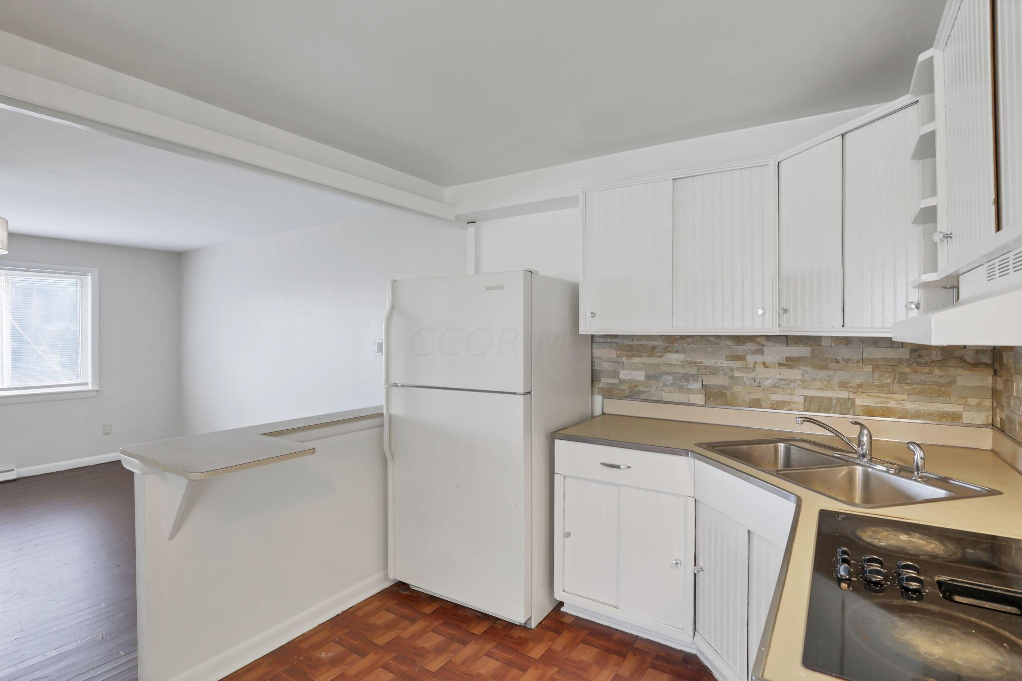 5180-5182 Beacon Hill Road