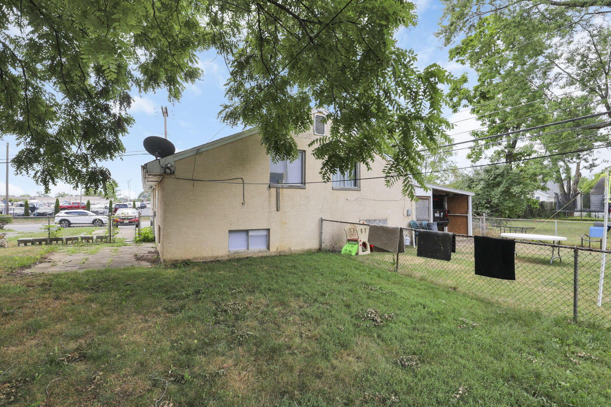5180-5182 Beacon Hill Road